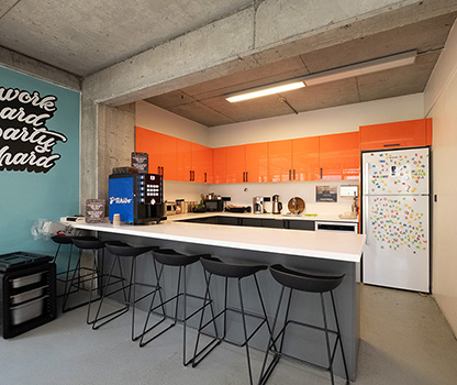 4 Levent Satılık Ofis Binası